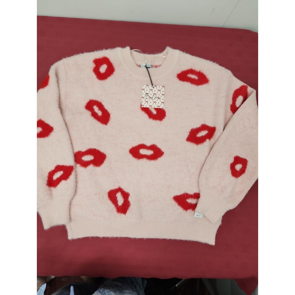 Grace + Karma Super Soft Pink Sweater W/Red Kisses Cozy Whimsical Size XL NWT